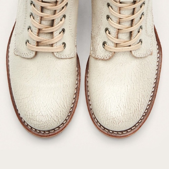 RARE Frye Sabrina 6G White Leather Retro Lace Up Combat Wood Heel Ankle Booties - Picture 3 of 16